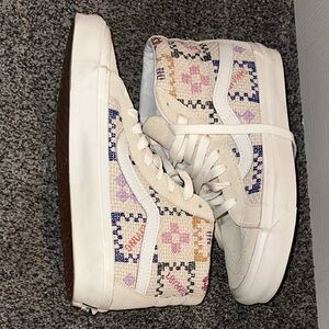 NEW Womens high top vans